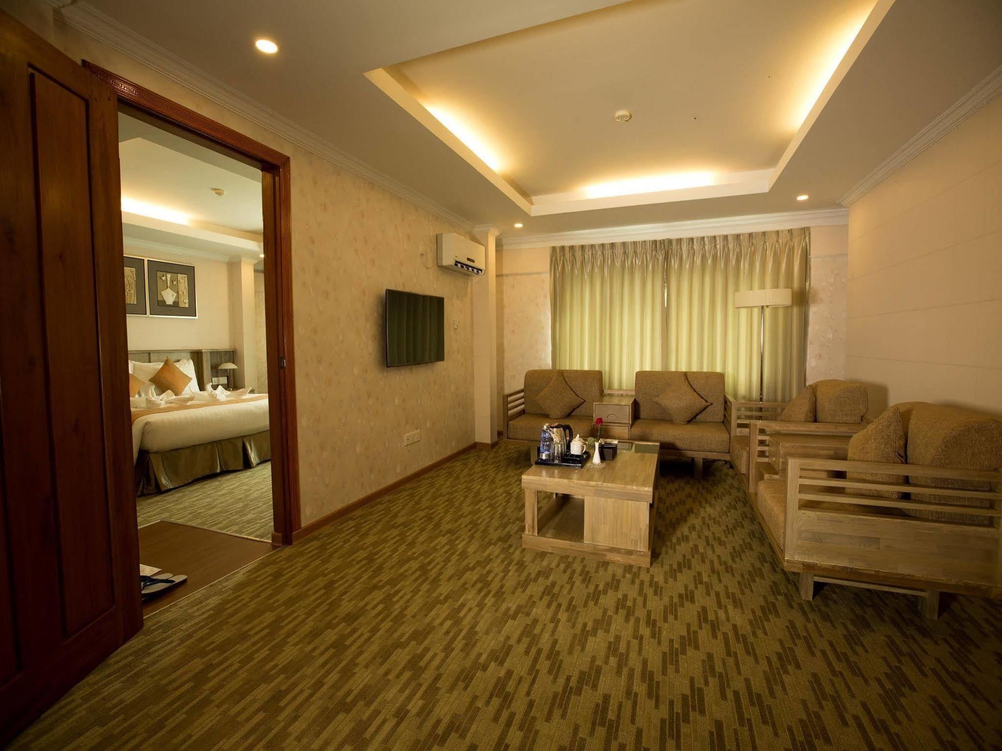 Royal Taunggyi Hotel Εξωτερικό φωτογραφία